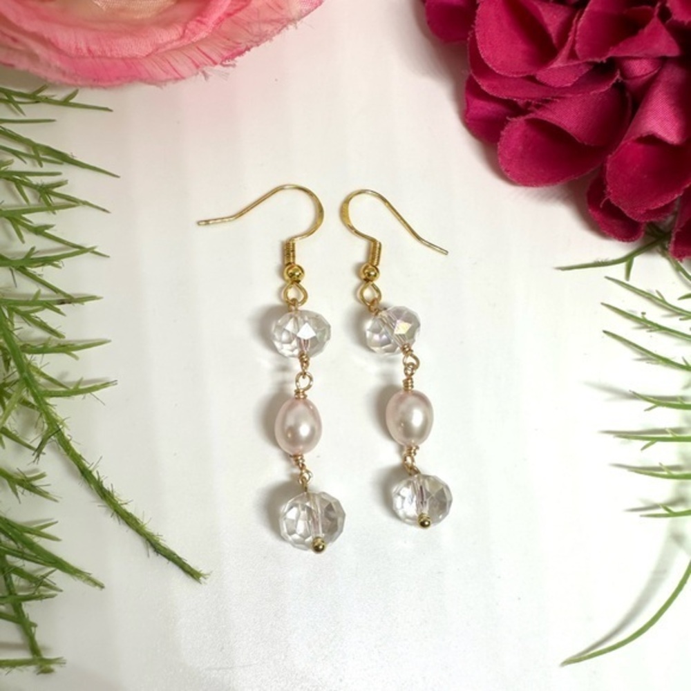 ⚜️Freshwater Blush Pearl & Crystal Dangly Earrings